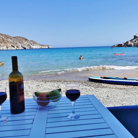 Blue Mare Apartments On The Beach Firopotamos Стая снимка