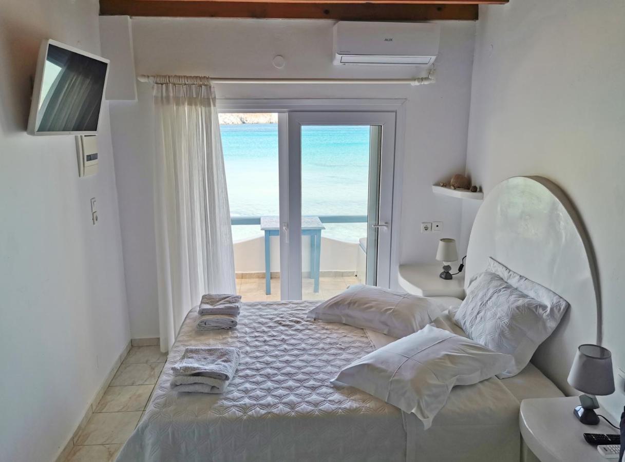 Blue Mare Apartments On The Beach Firopotamos Екстериор снимка