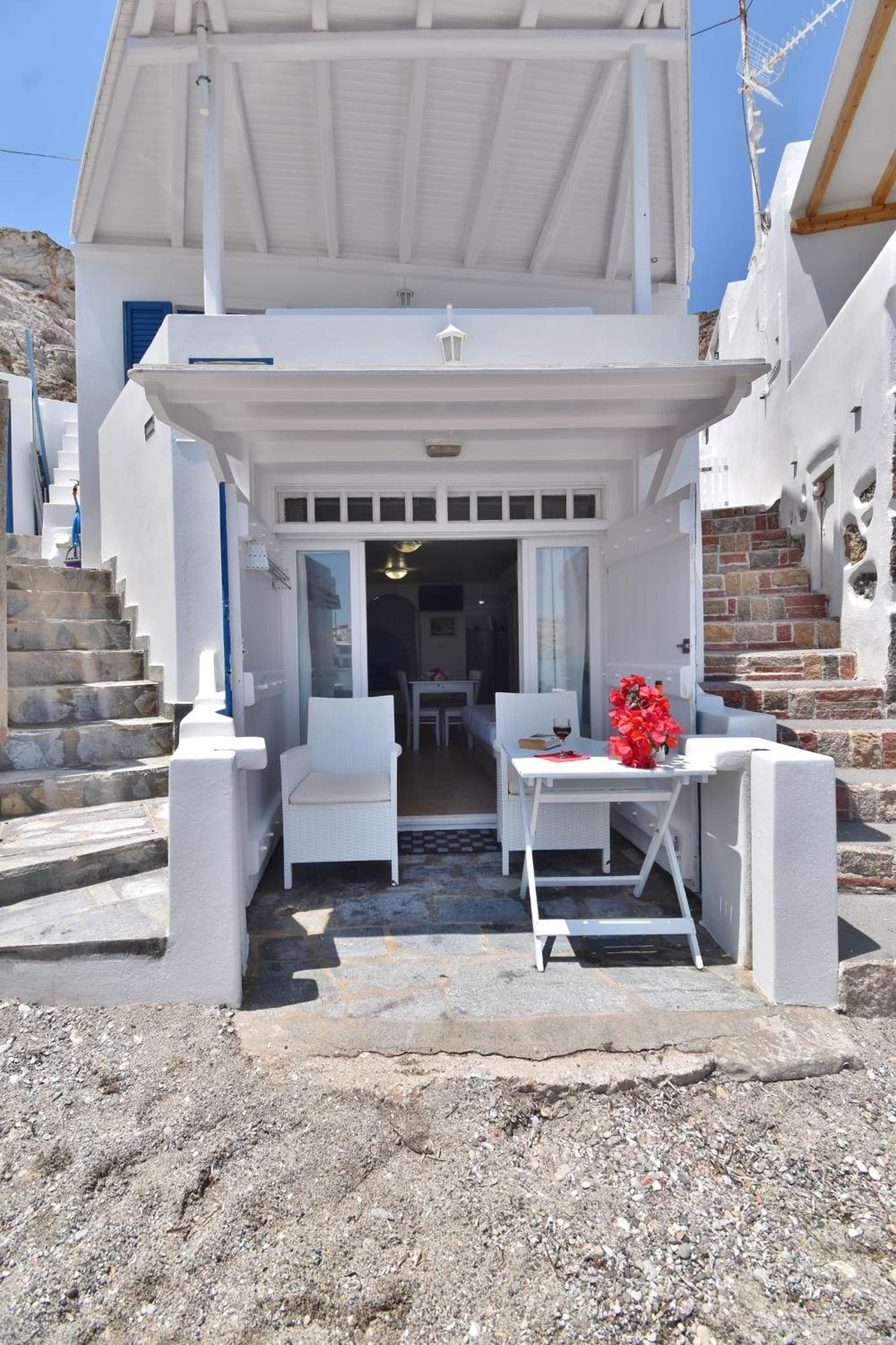 Blue Mare Apartments On The Beach Firopotamos Стая снимка