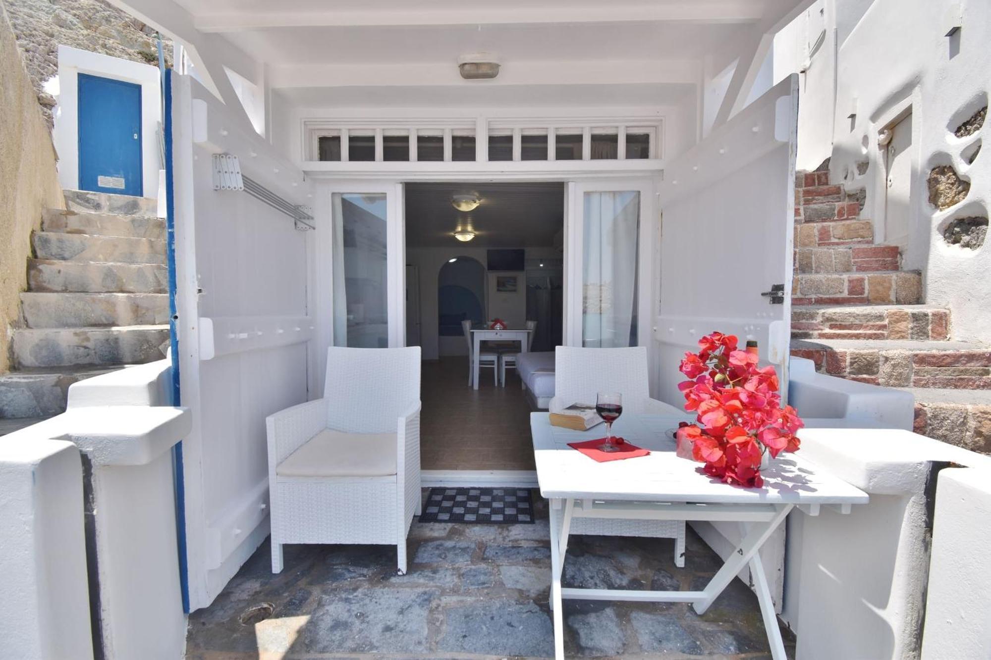 Blue Mare Apartments On The Beach Firopotamos Стая снимка