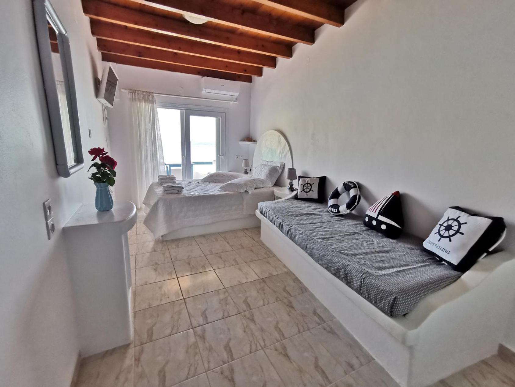 Blue Mare Apartments On The Beach Firopotamos Стая снимка