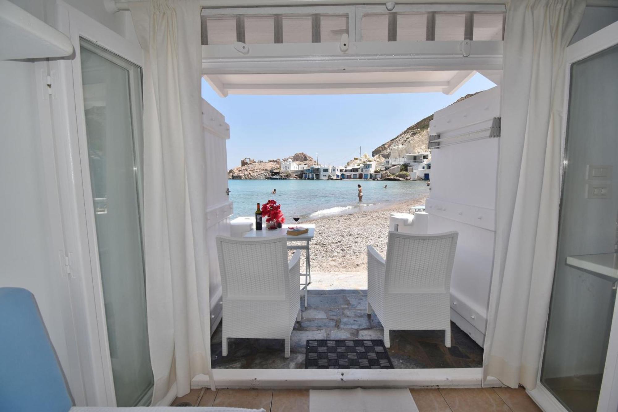 Blue Mare Apartments On The Beach Firopotamos Стая снимка