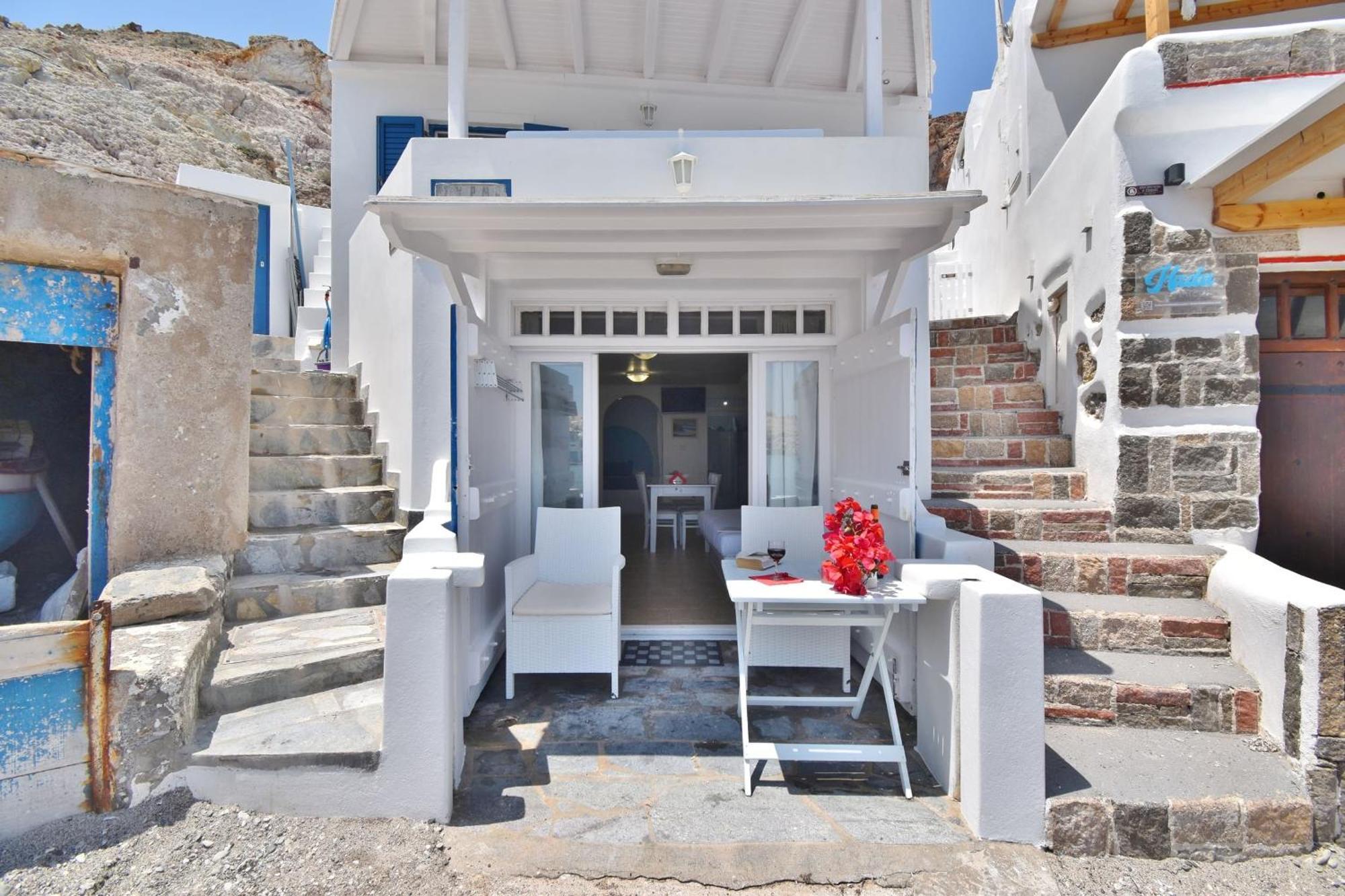 Blue Mare Apartments On The Beach Firopotamos Стая снимка