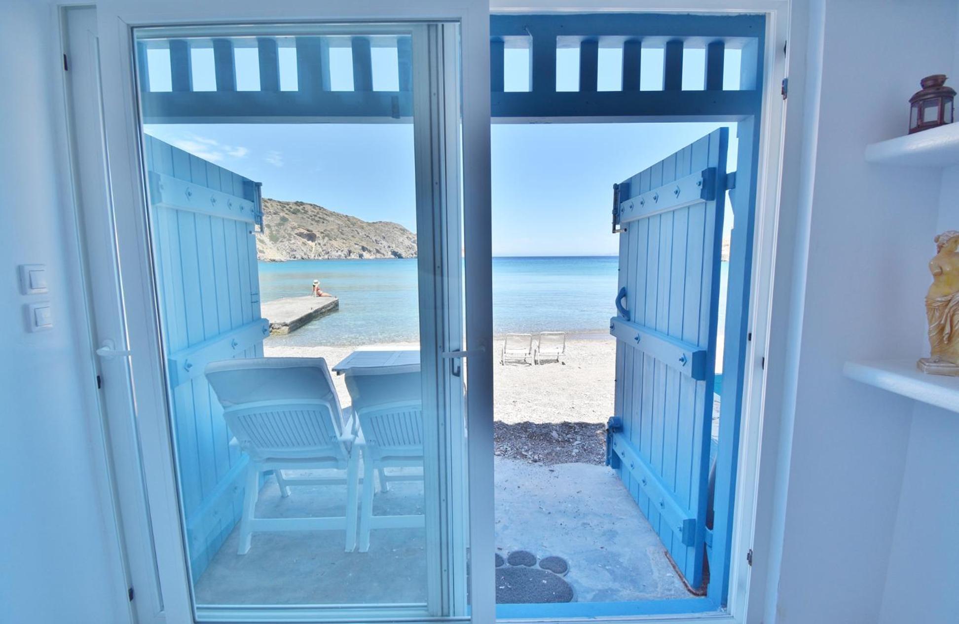 Blue Mare Apartments On The Beach Firopotamos Стая снимка