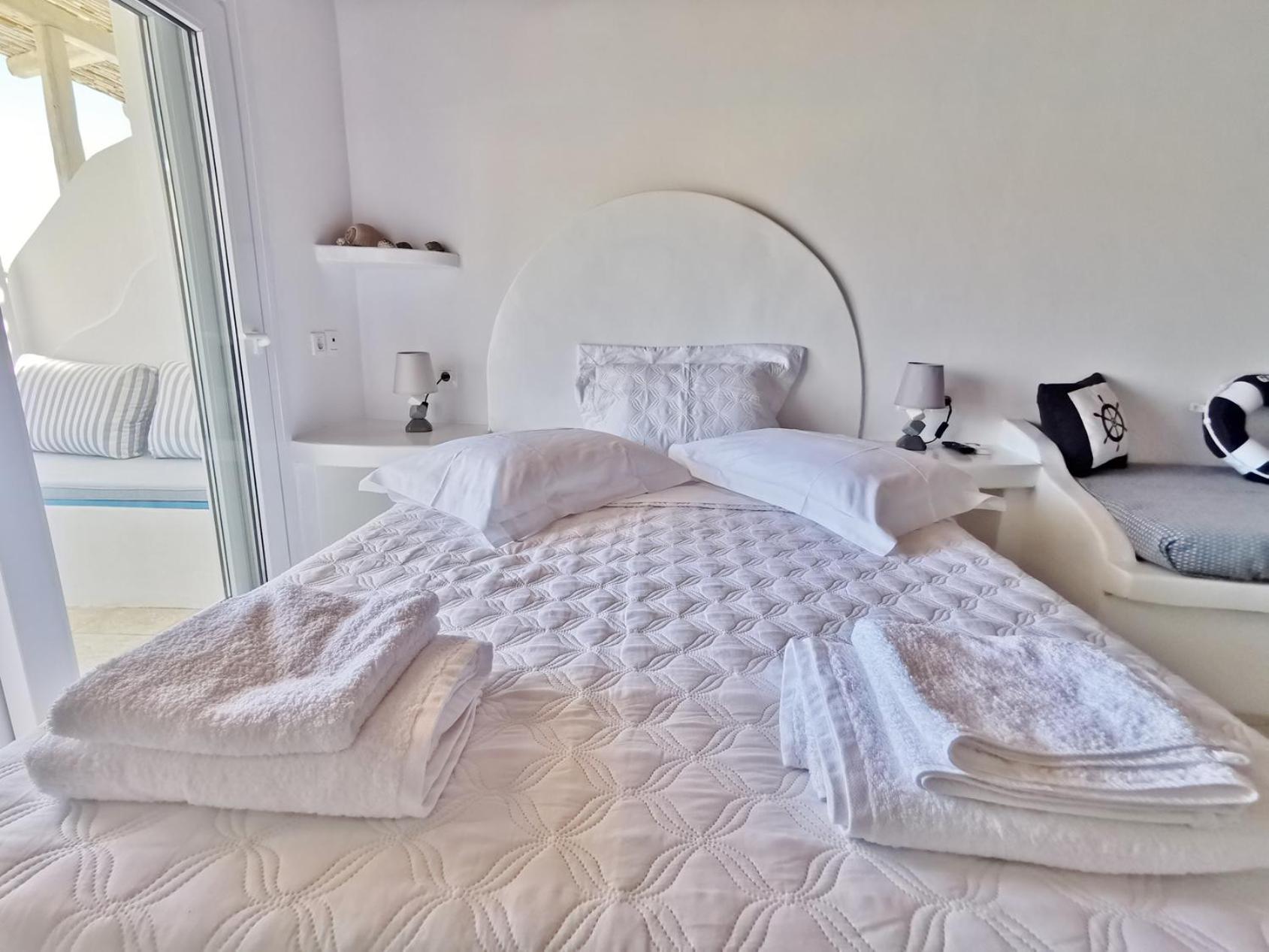 Blue Mare Apartments On The Beach Firopotamos Стая снимка