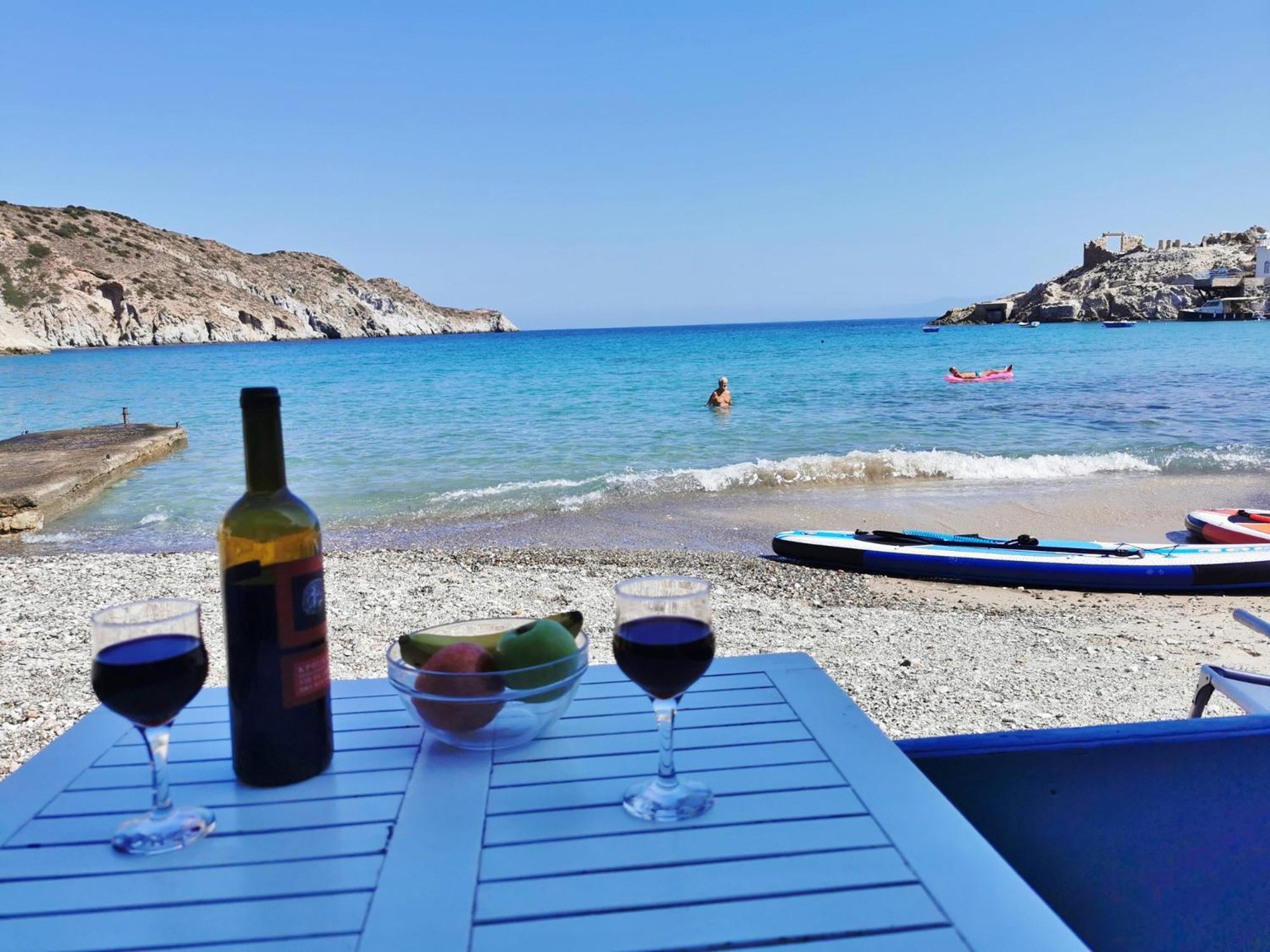 Blue Mare Apartments On The Beach Firopotamos Стая снимка