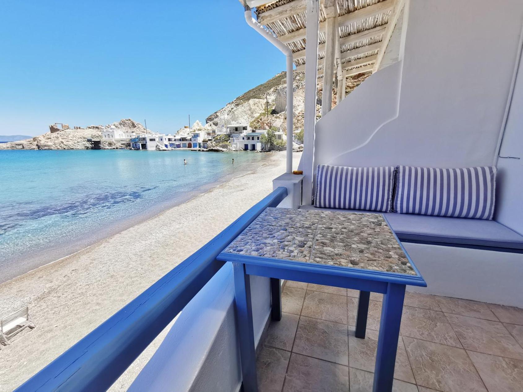 Blue Mare Apartments On The Beach Firopotamos Стая снимка
