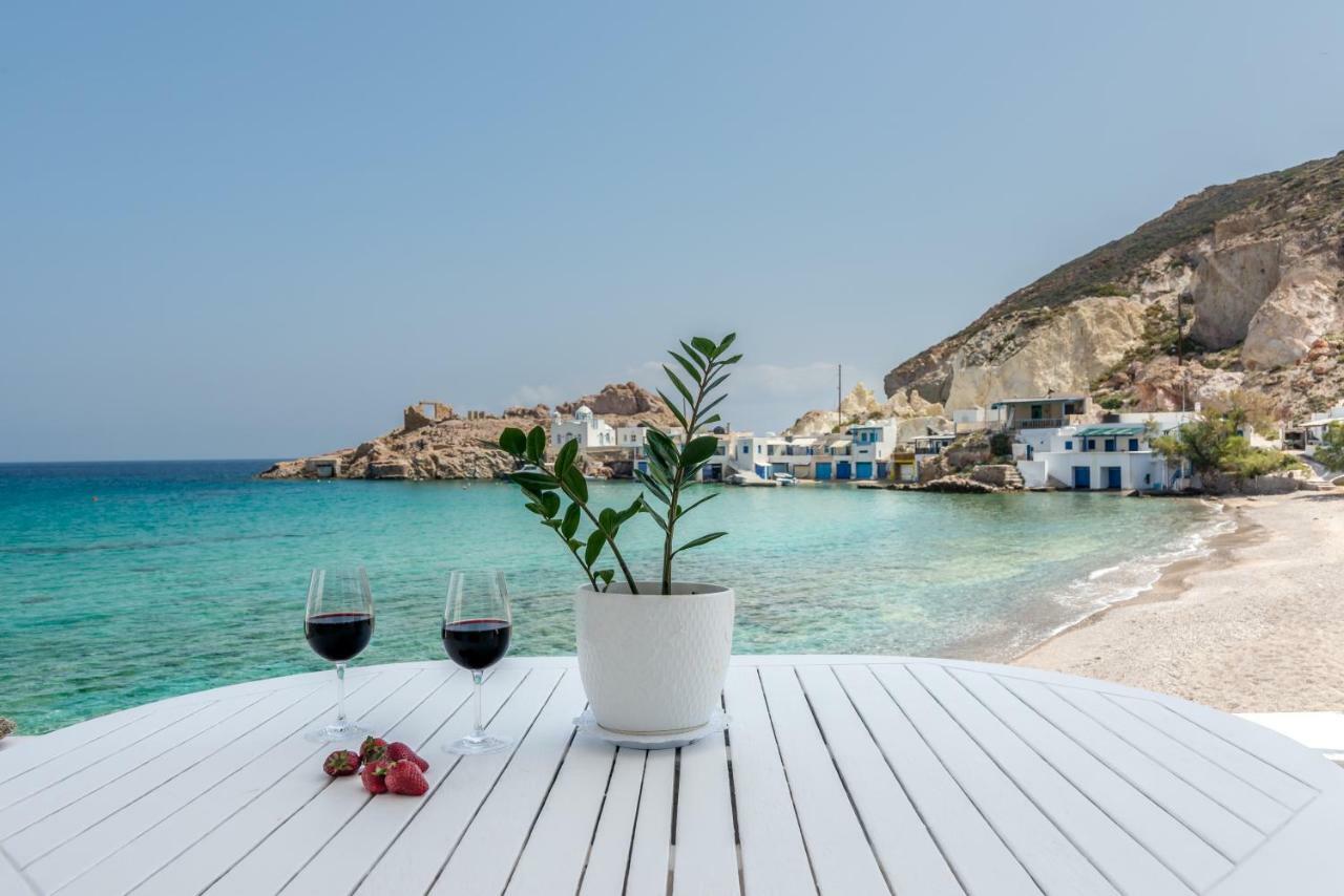 Blue Mare Apartments On The Beach Firopotamos Екстериор снимка