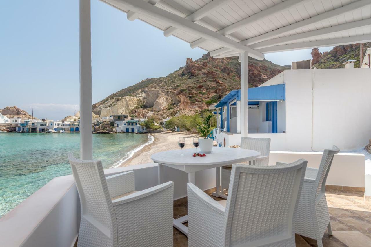Blue Mare Apartments On The Beach Firopotamos Екстериор снимка